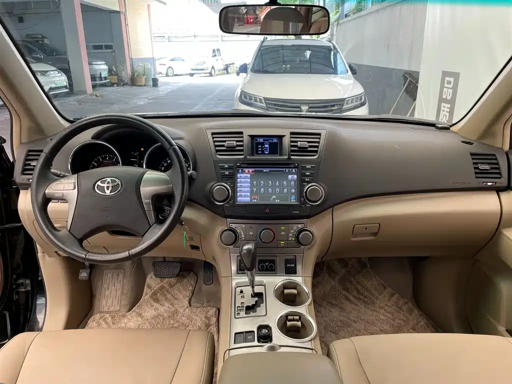 Toyota Highlander 2009 2.7L 5 мест Sport