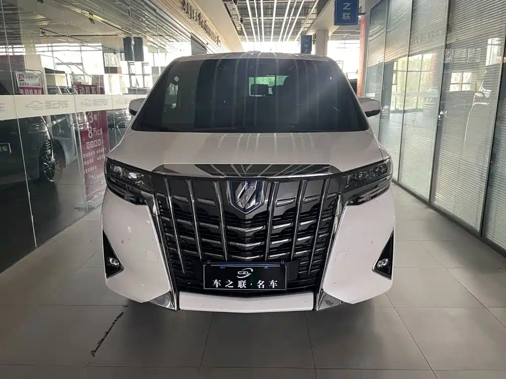 Toyota Alphard — миниатюра 2