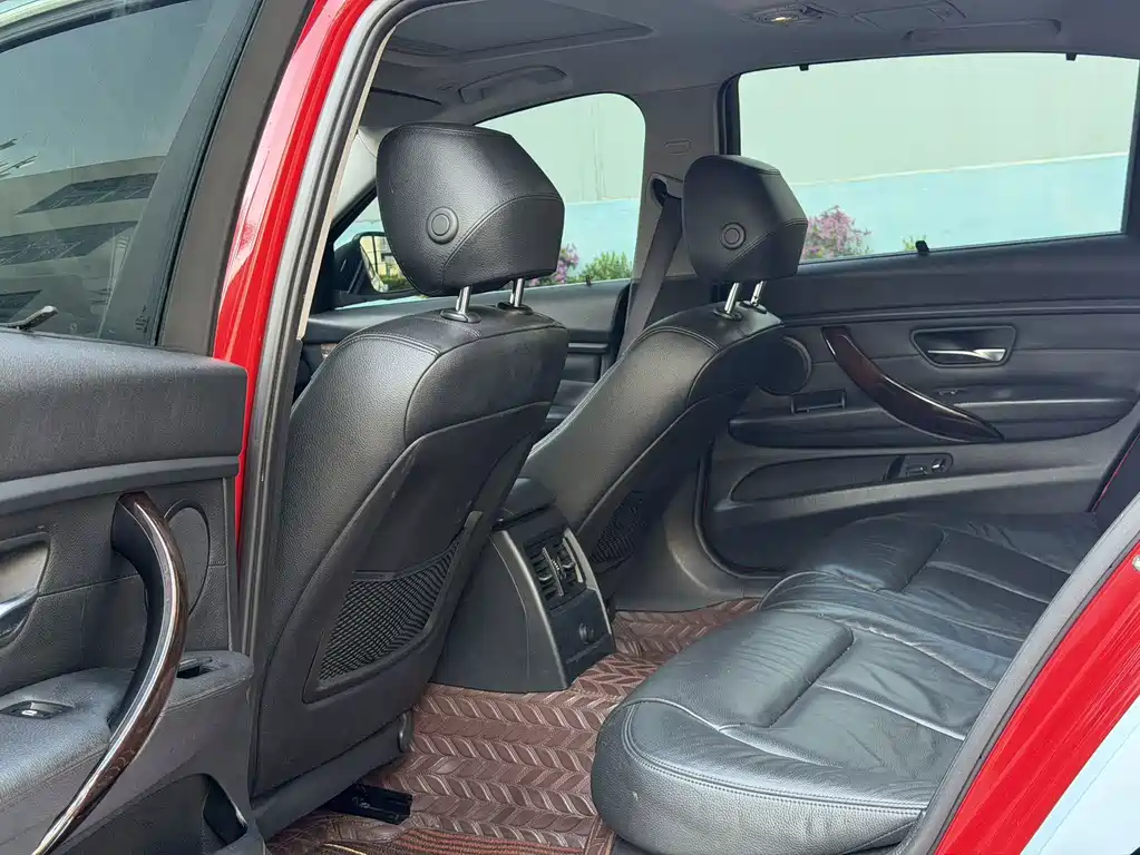 BMW 3 Series — миниатюра 6