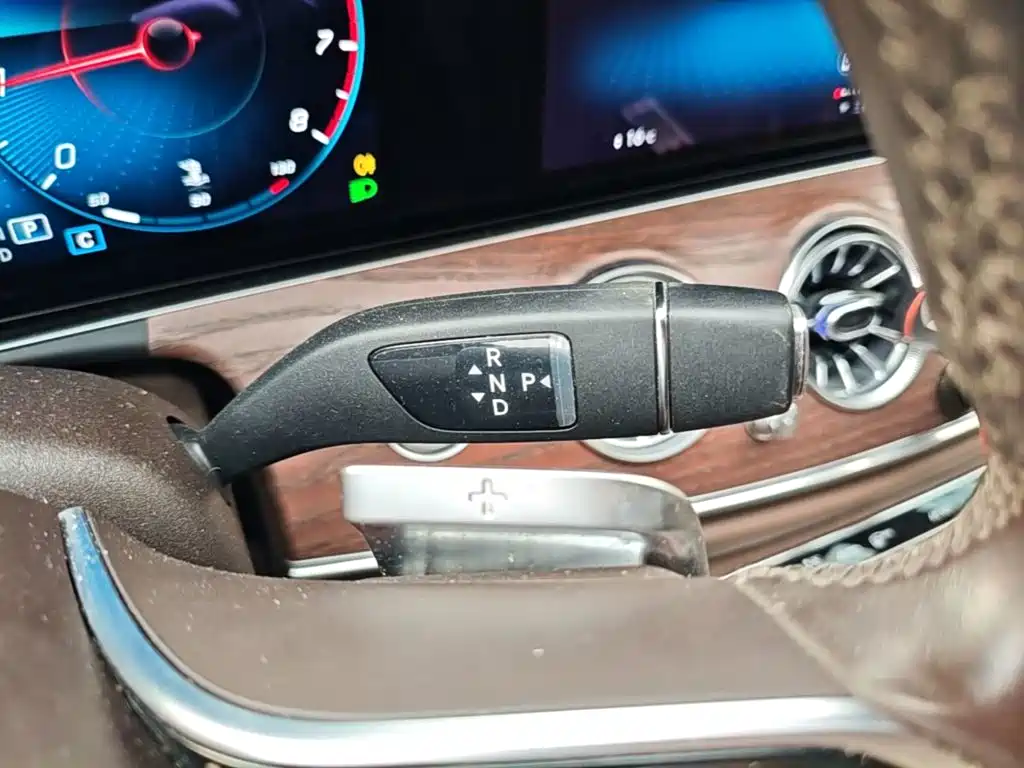 Mercedes-Benz E-Class — миниатюра 14