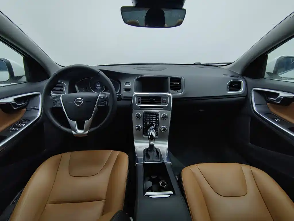 Volvo S60 — миниатюра 5