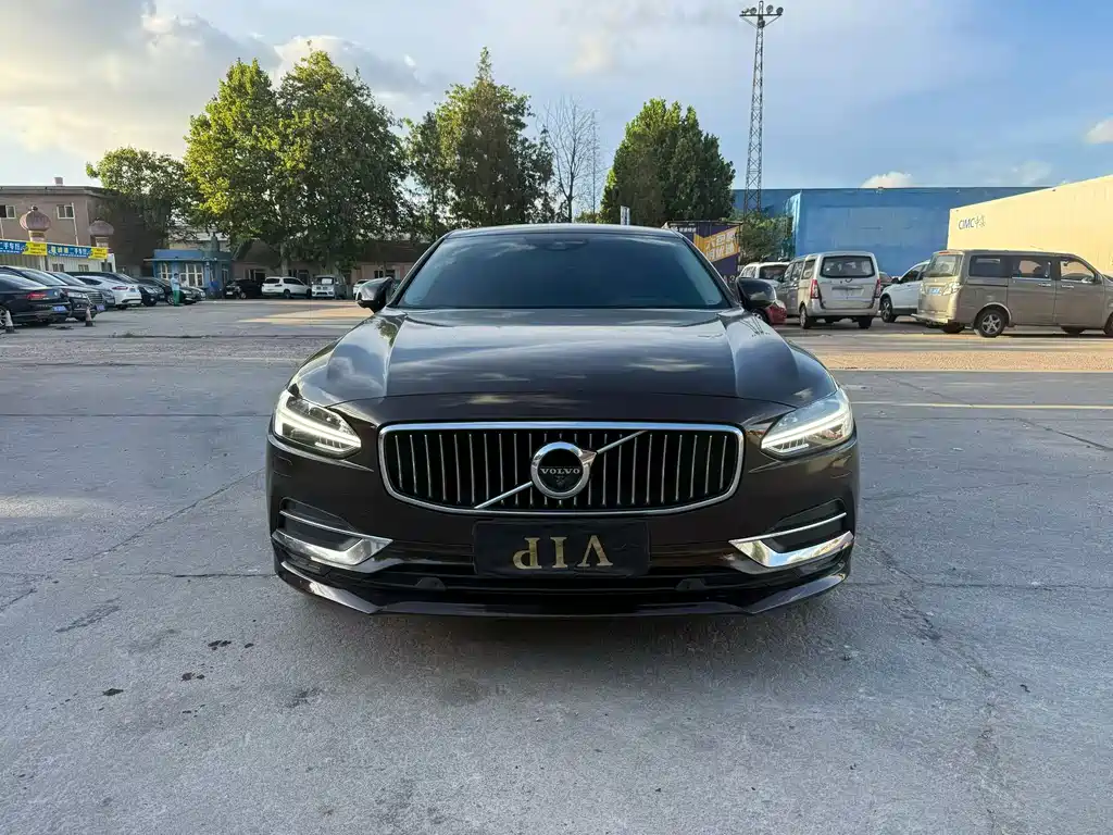 Volvo S90 — миниатюра 2