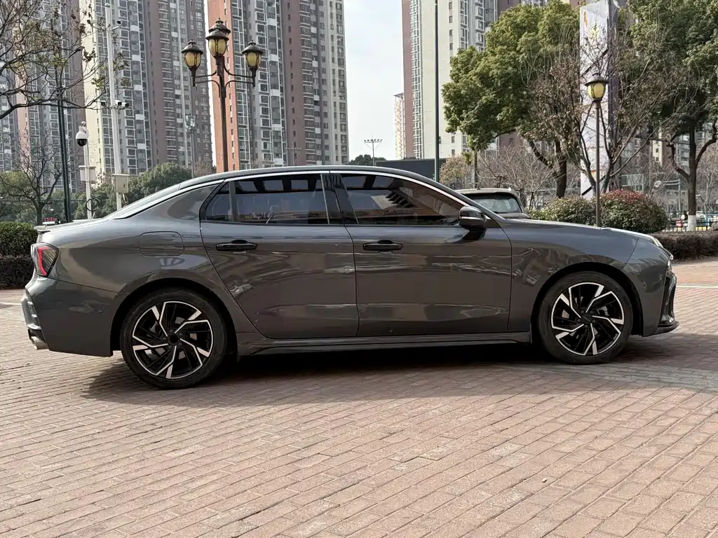 Lynk & Co 03 — миниатюра 6
