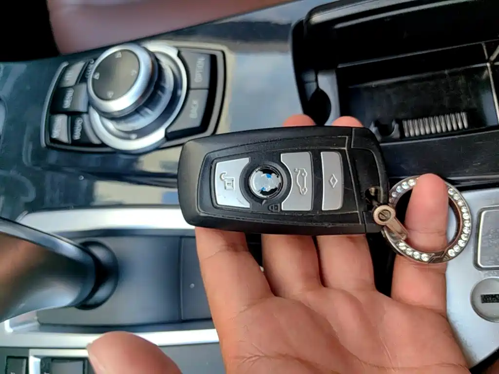 BMW 5 Series — миниатюра 9