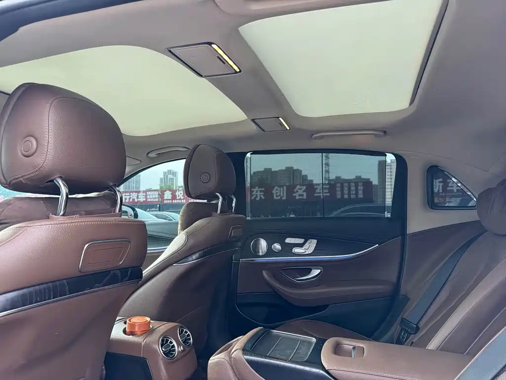 Mercedes-Benz E-Class — миниатюра 14