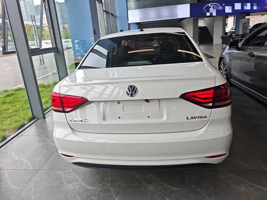 Volkswagen Lavida — миниатюра 6
