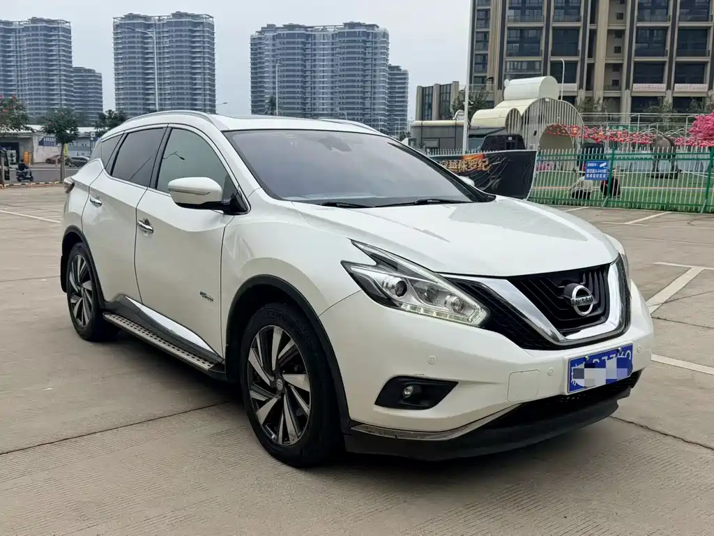 NISSAN LOULAN