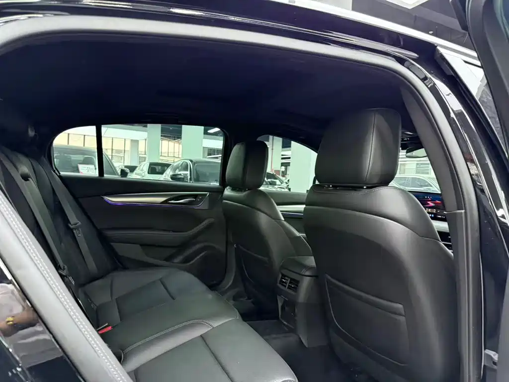 Cadillac CT5 — миниатюра 10