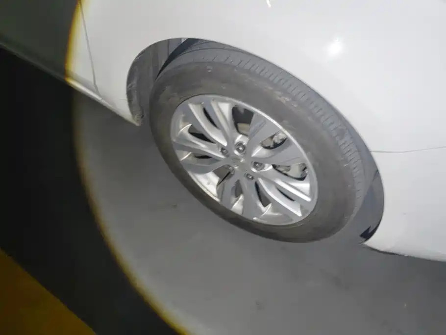 Buick Excelle — миниатюра 6