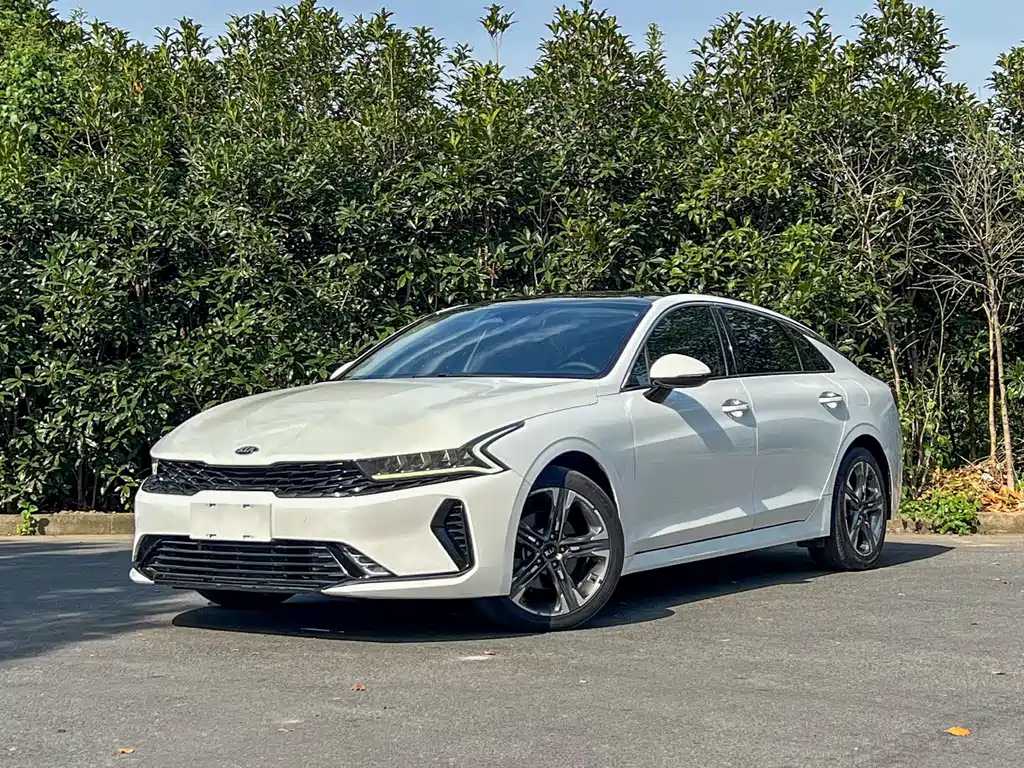 2021 Kia K5 - zdjęcie 1 z 16