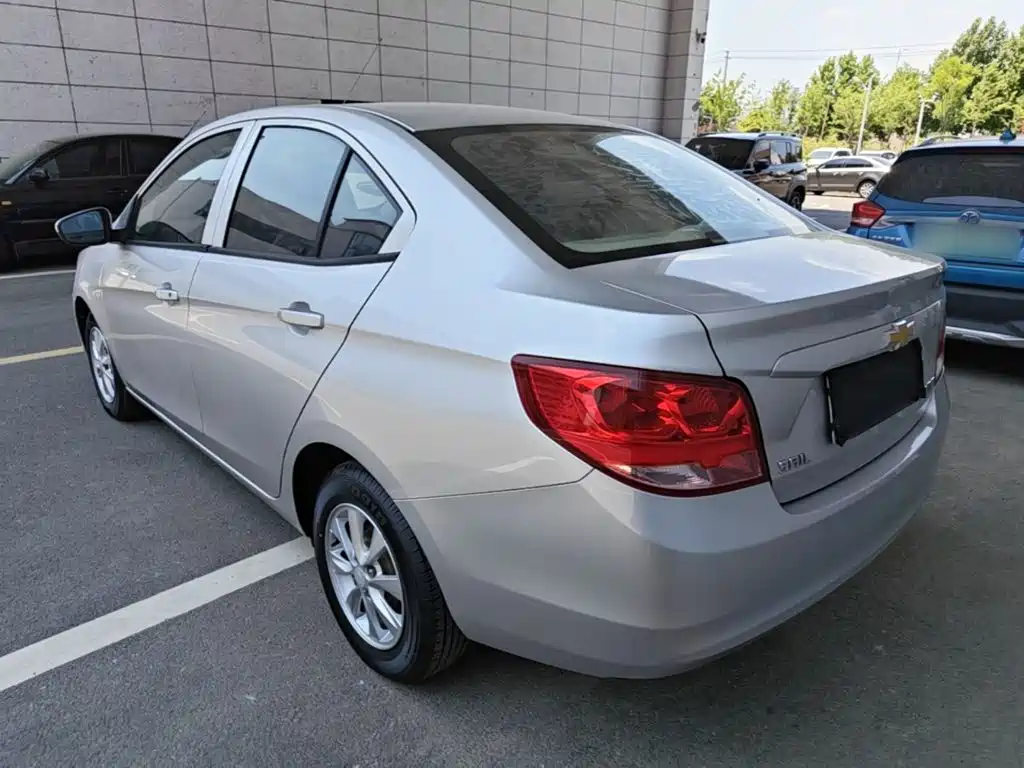 Chevrolet Sail 2015 3 1.3L MT