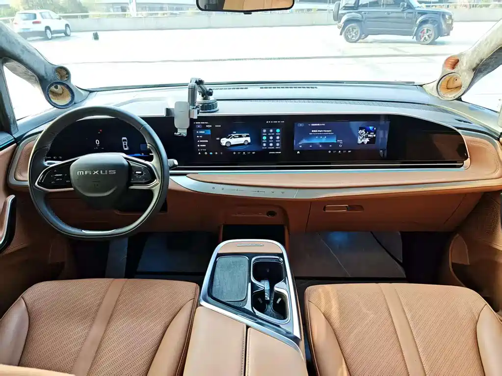 SAIC MAXUS EVERYONE 9