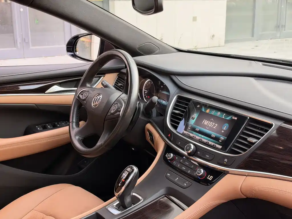 Buick LaCrosse — миниатюра 10