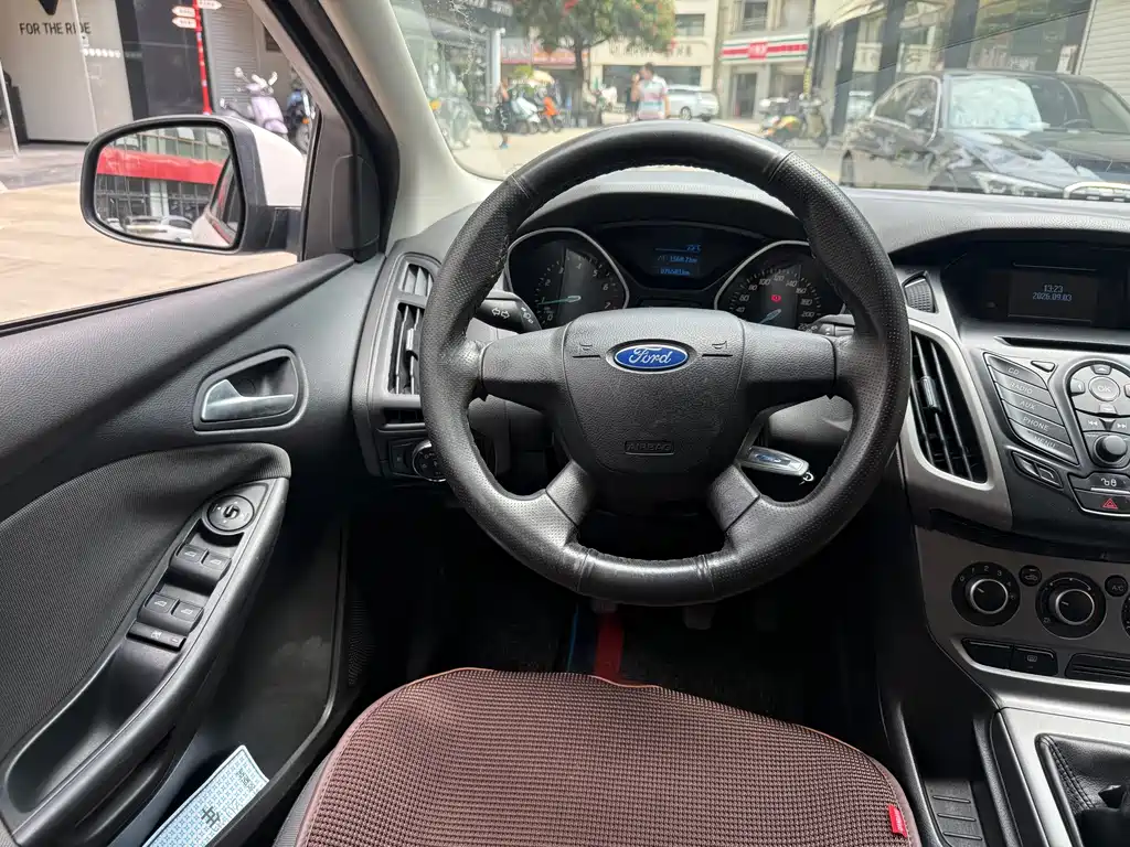 Ford Focus — миниатюра 12