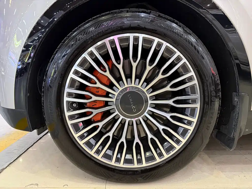 Lynk & Co 900 — миниатюра 27