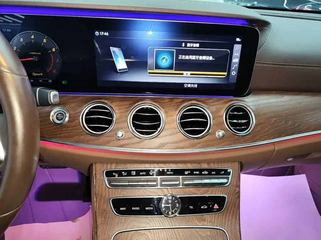 Mercedes-Benz E-Class — миниатюра 13