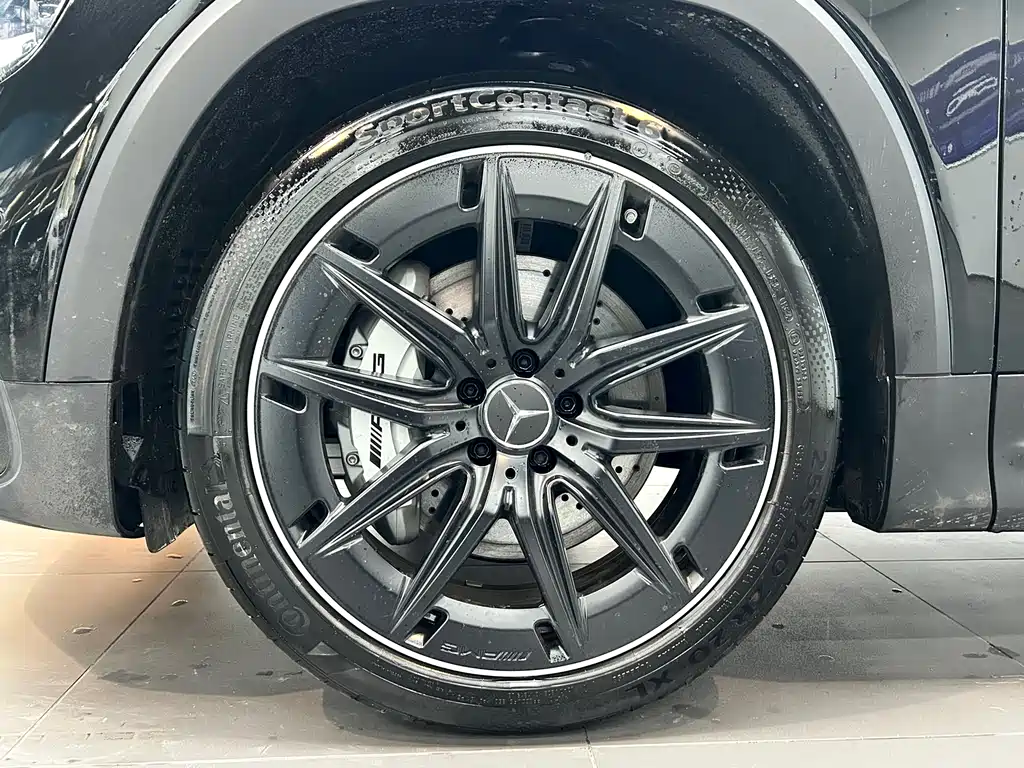 MERCEDES-BENZ GLB AMG