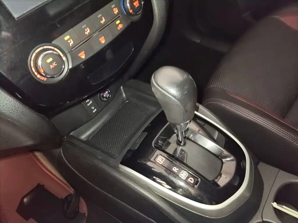 Nissan Qashqai — миниатюра 14