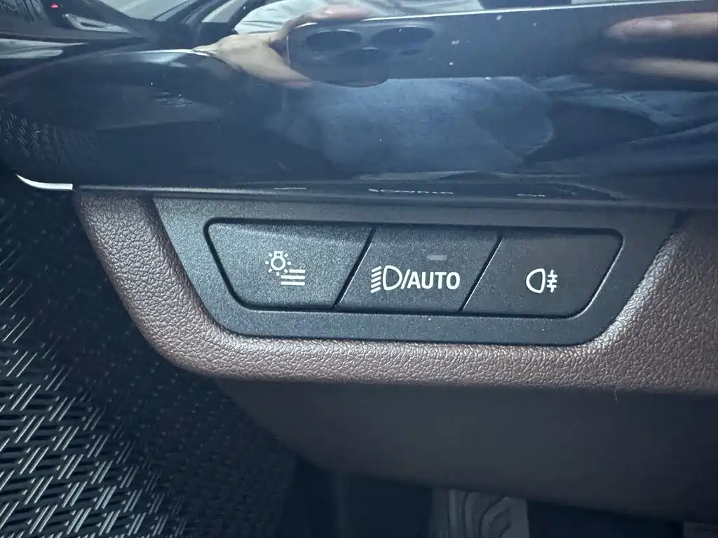 BMW X1 - фото 11