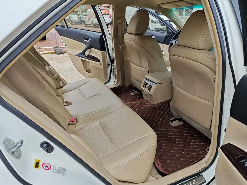 Toyota Reiz — миниатюра 7
