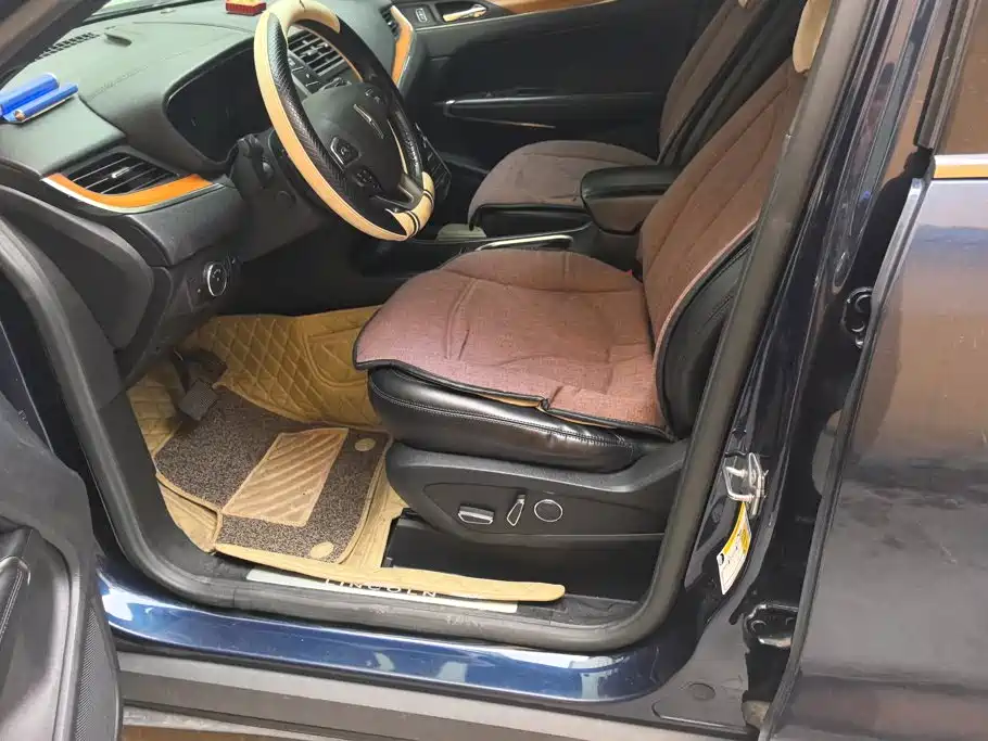 Lincoln MKC — миниатюра 9