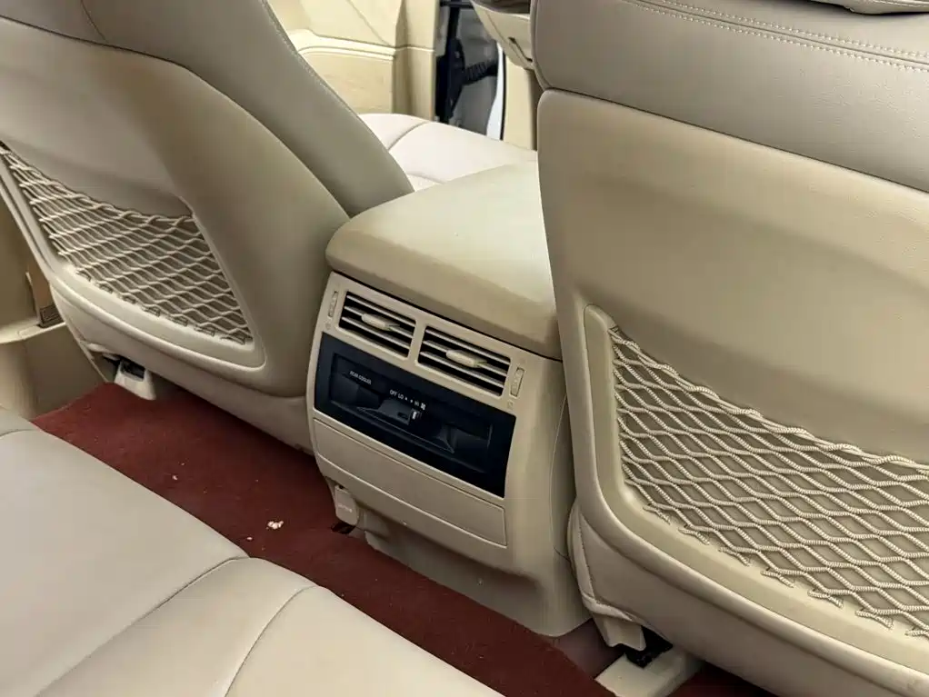 Toyota Land Cruiser — миниатюра 12
