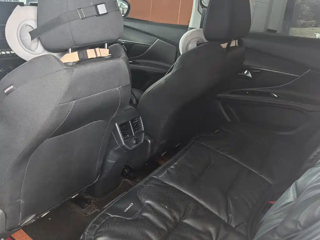 Peugeot 4008 — миниатюра 5
