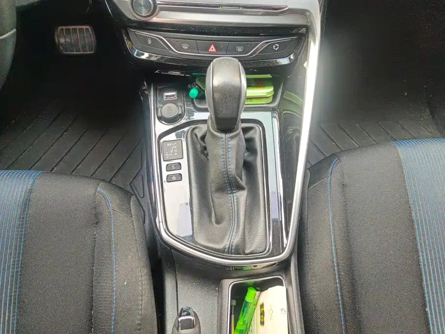 Peugeot 308 — миниатюра 16