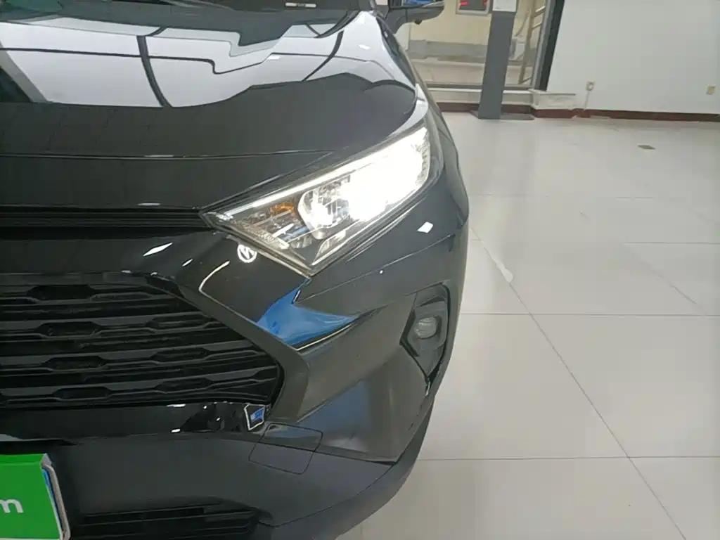 Toyota RAV4 — миниатюра 24