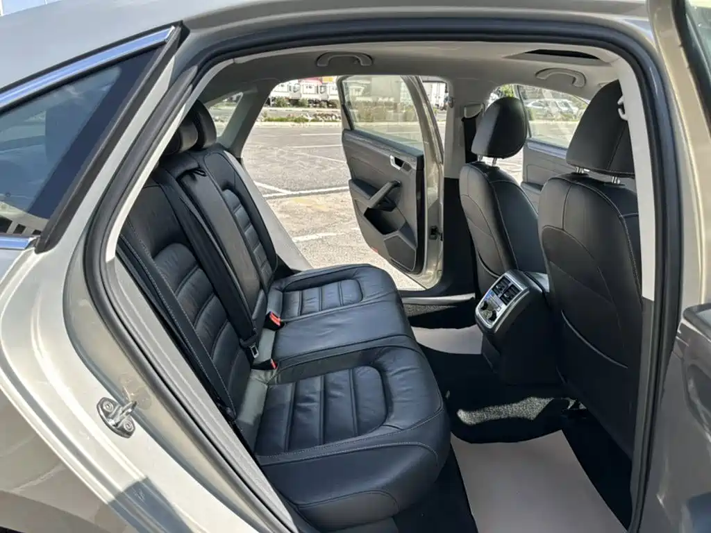 Volkswagen Passat — миниатюра 16