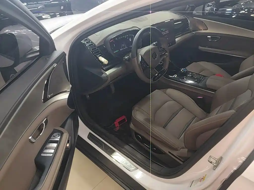 BYD Han — миниатюра 16