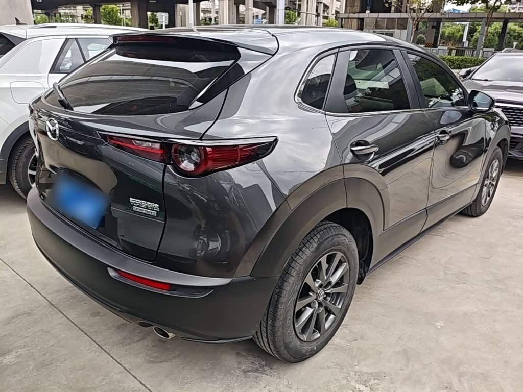 Mazda CX-30 2.0 л 2022 г. Серебристо-серый, пробег 39500 км