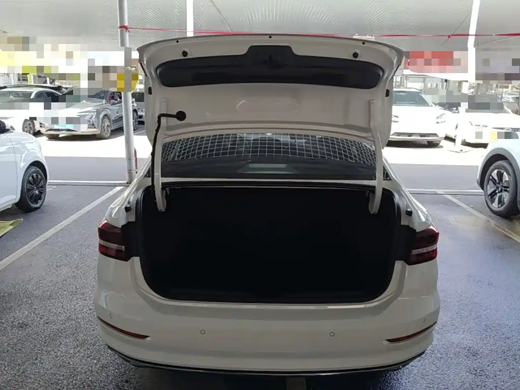Volkswagen Lavida — миниатюра 19