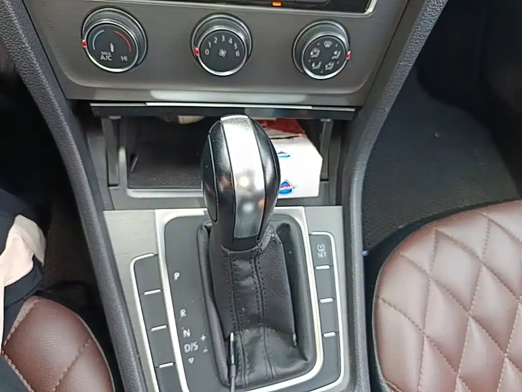 Volkswagen Golf — миниатюра 12