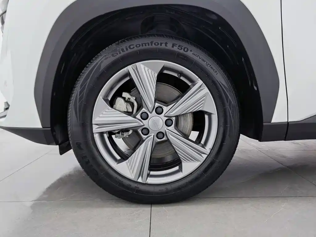 Geely Boyue L — миниатюра 17