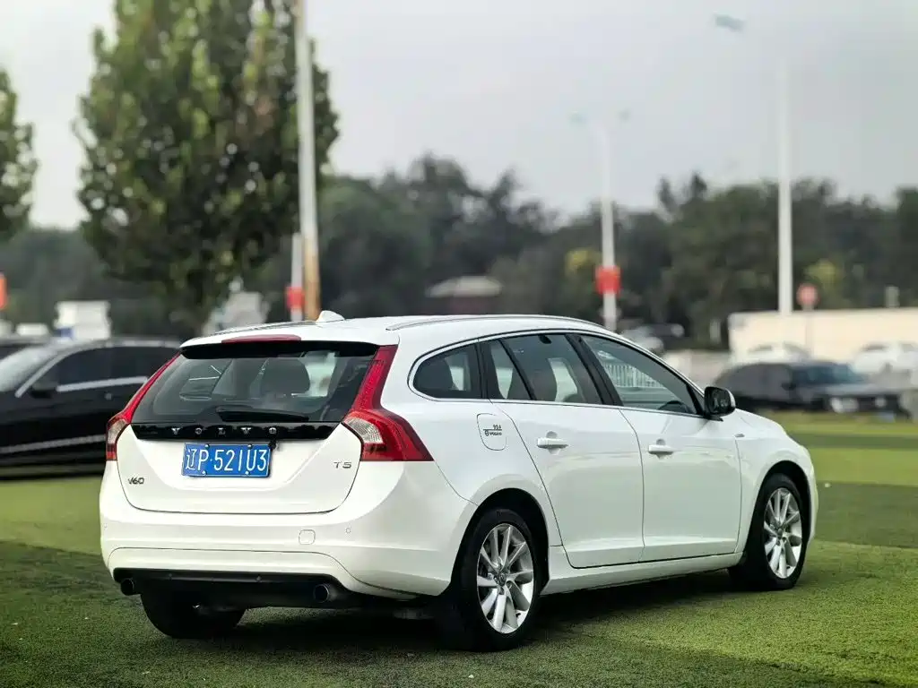 Volvo V60 — миниатюра 4