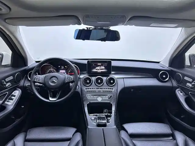 Mercedes-Benz C-Class — миниатюра 7