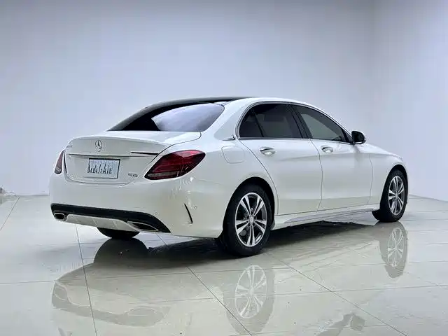 Mercedes-Benz C-Class — миниатюра 6