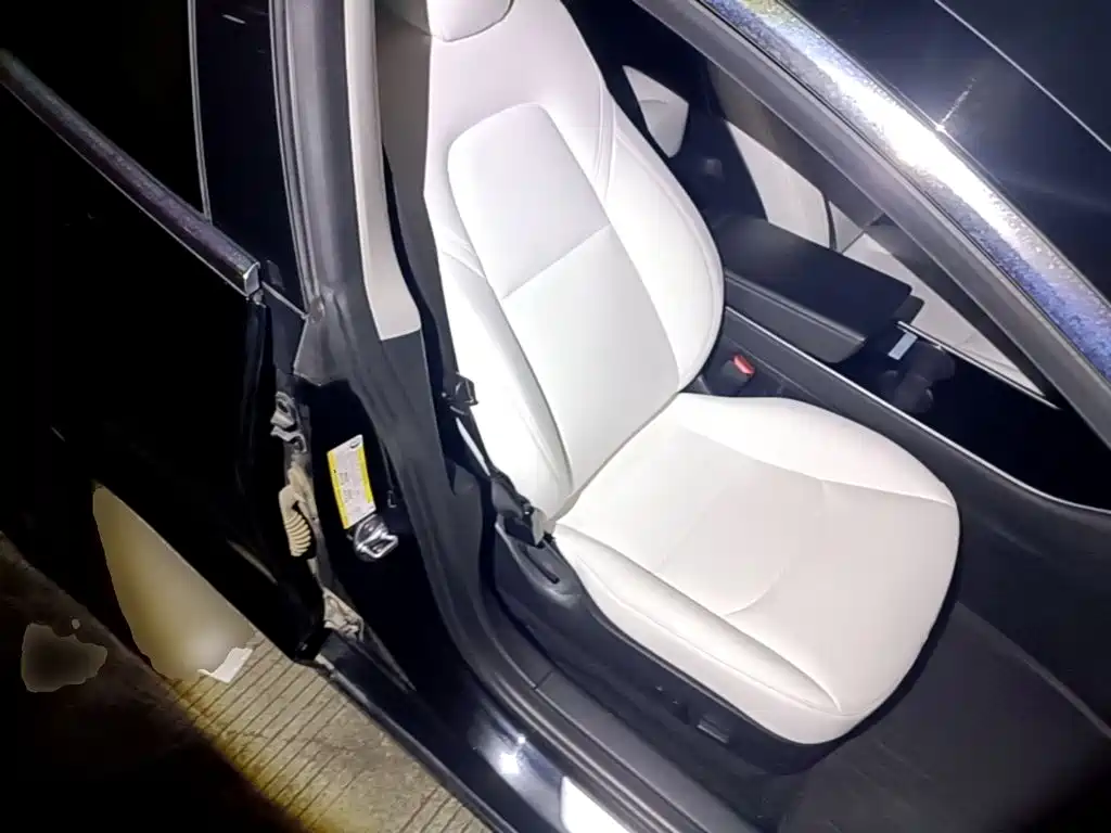 Tesla Model 3 — миниатюра 25