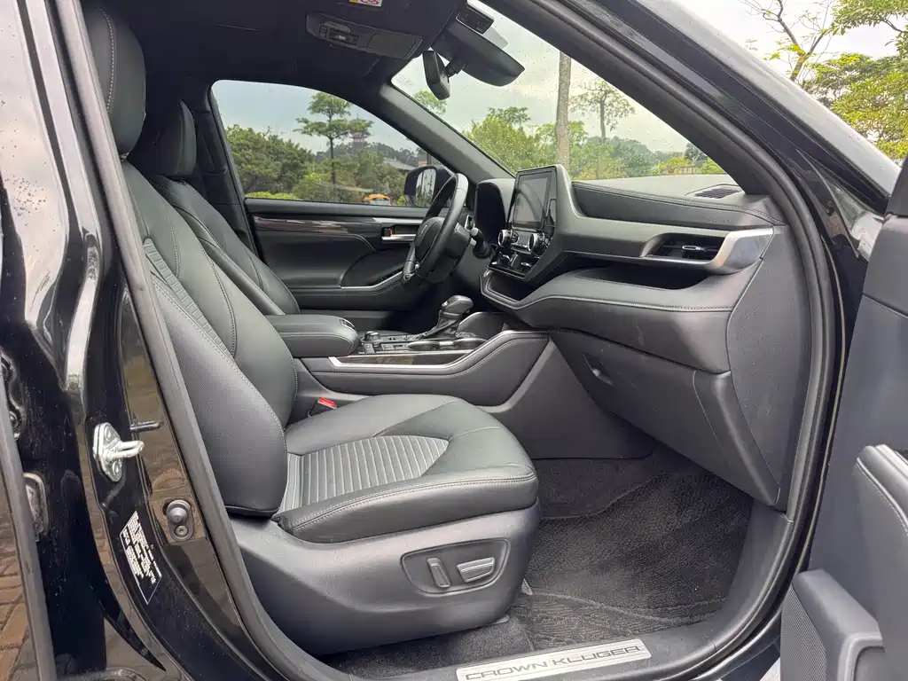 Toyota Crown Kluger 2022 2.0T