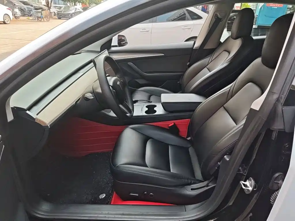 Tesla Model 3 — миниатюра 15