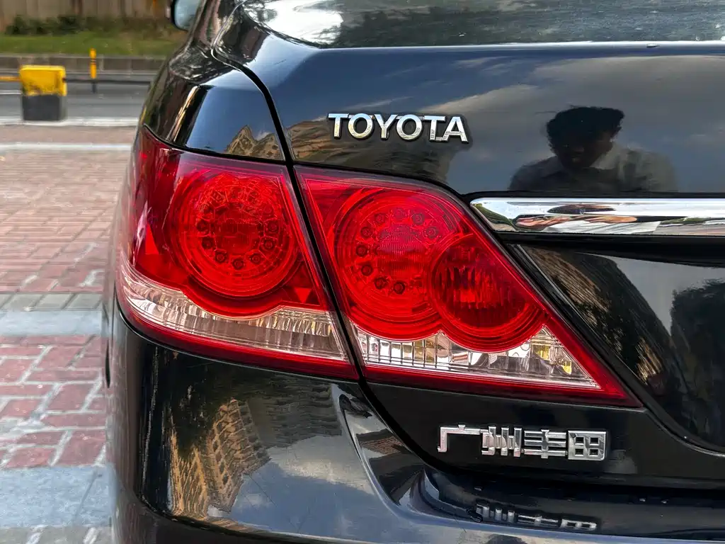 Toyota Camry — миниатюра 11