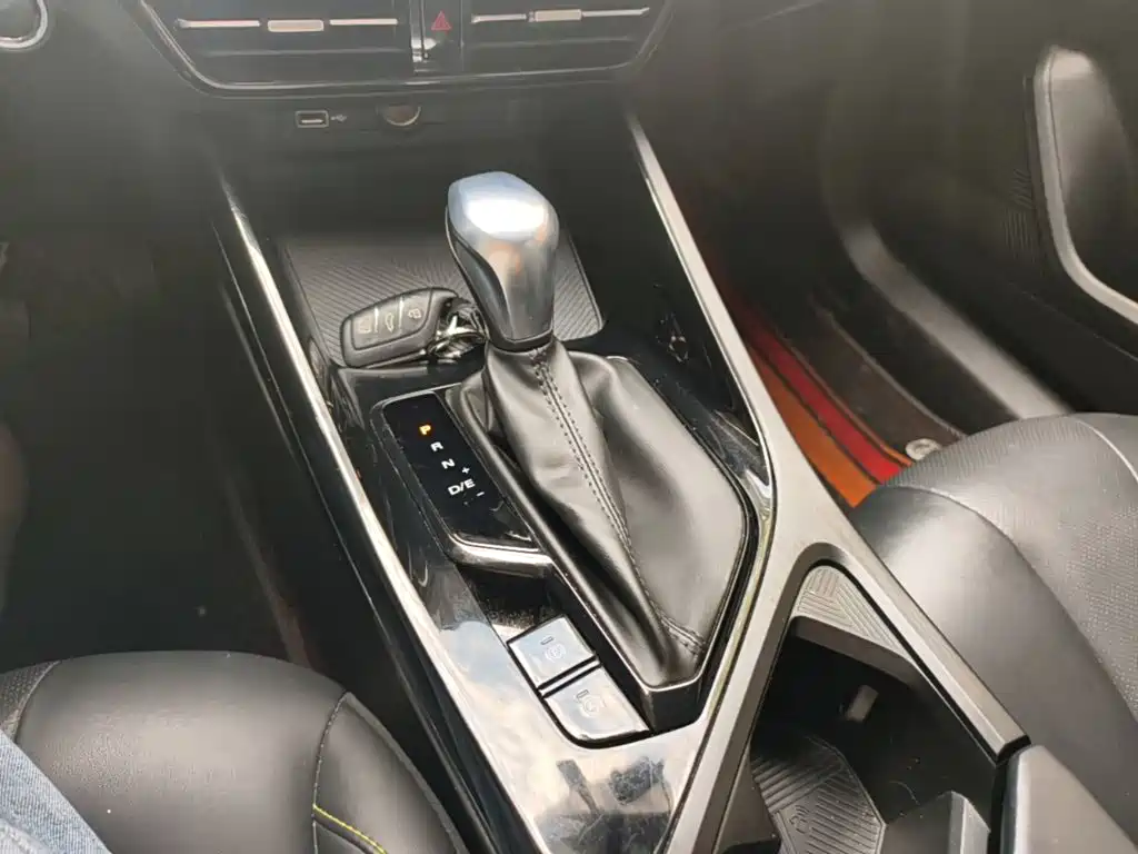 Roewe i5 — миниатюра 14