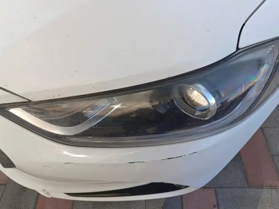 Hyundai Elantra — миниатюра 5