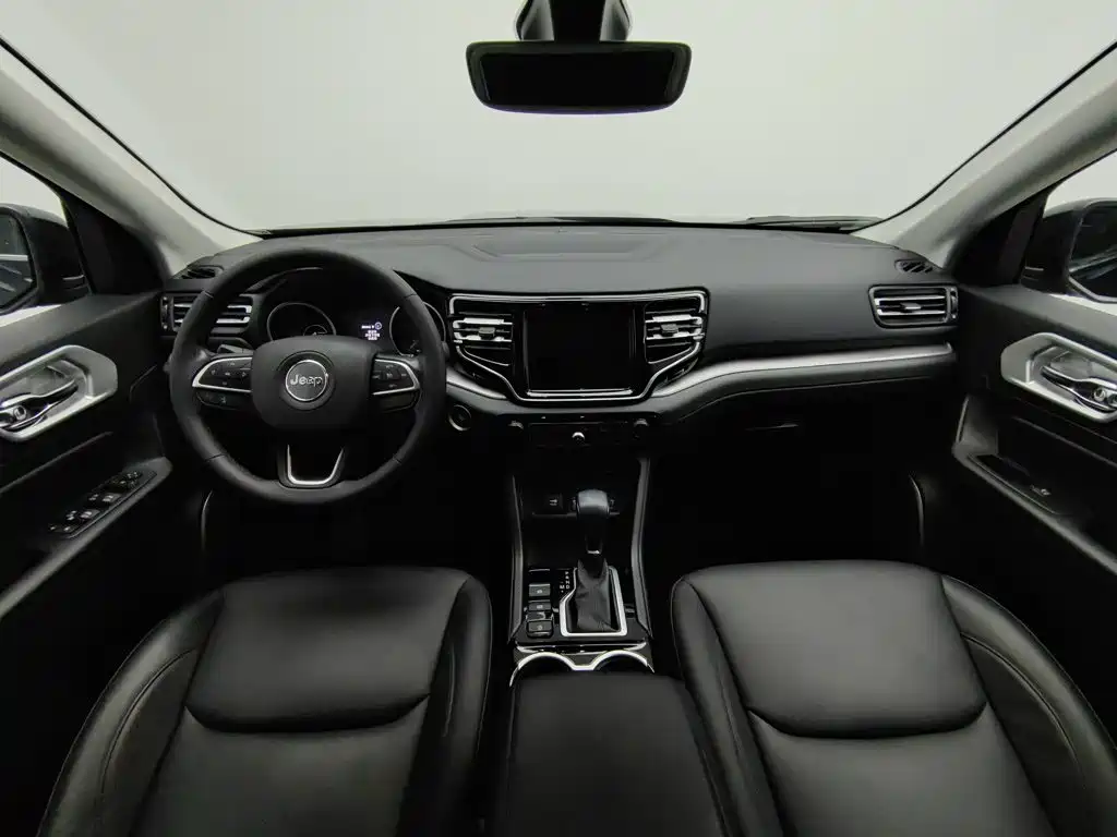Jeep Grand Commander — миниатюра 5