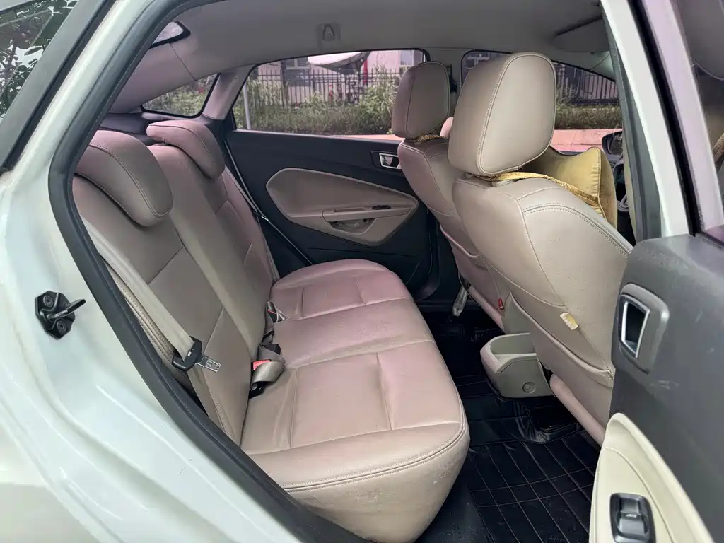 Ford Fiesta — миниатюра 11