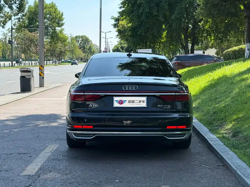 Audi A8 — миниатюра 5