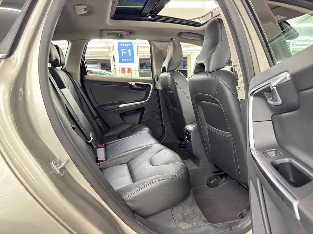 Volvo XC60 — миниатюра 9