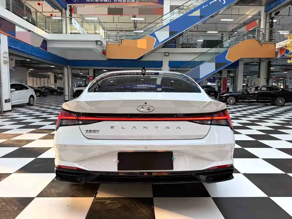 Hyundai Elantra — миниатюра 19