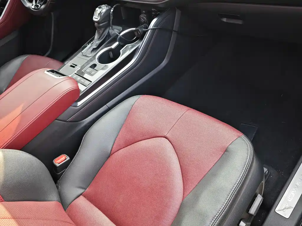 Toyota Crown Kluger — миниатюра 6